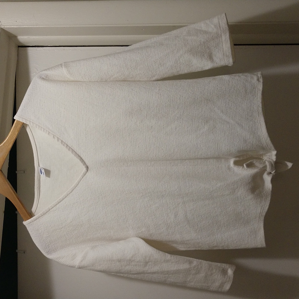 Old Navy cream blouse Small